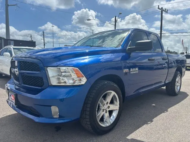 2015 RAM 1500 Express Quad Cab photo 3