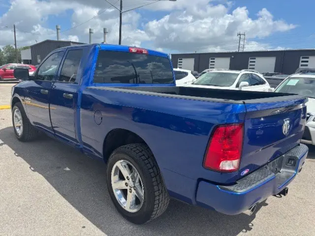 2015 RAM 1500 Express Quad Cab photo 4