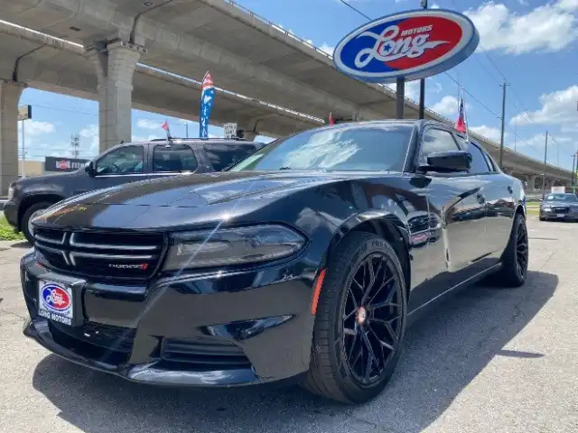 2015 Dodge Charger SE's photo