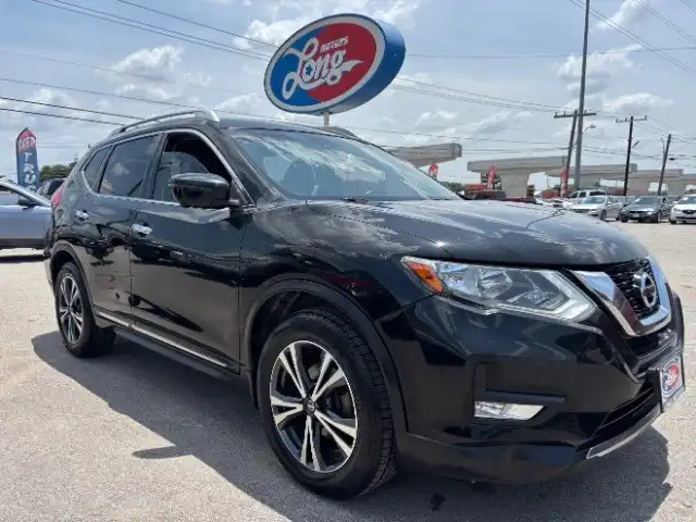 2017 Nissan Rogue SL FWD's photo