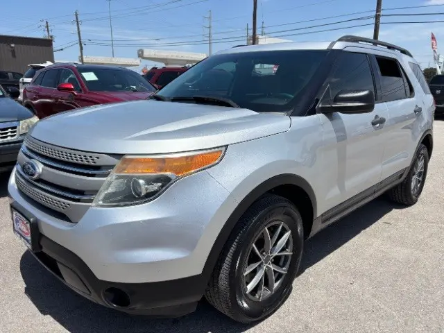 2013 Ford Explorer Base photo 3