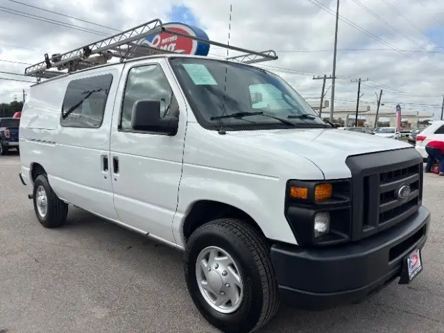 2013 Ford E-Series E-250 Van photo 1