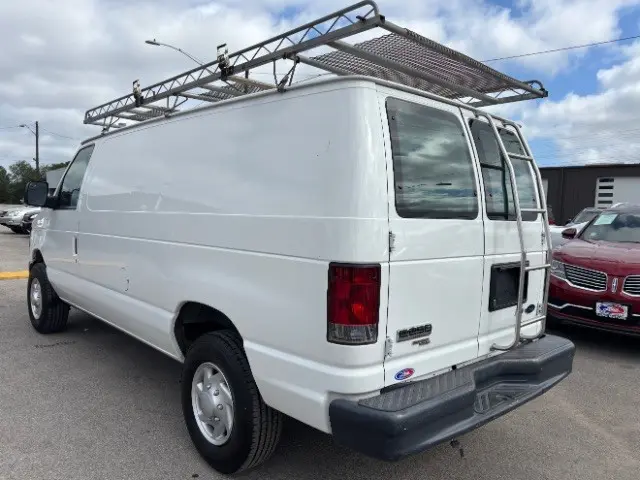 2013 Ford E-Series E-250 Van photo 4