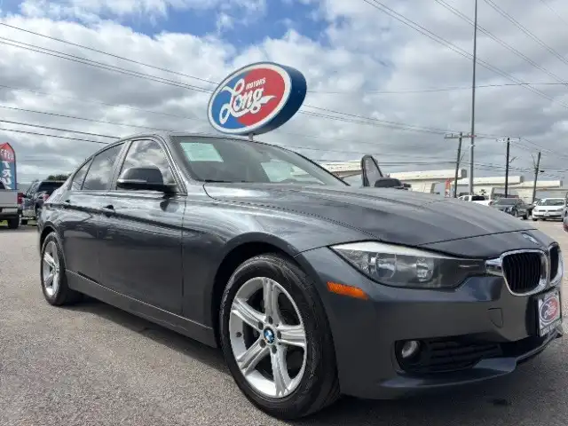 2014 BMW 3 Series 320i xDrive Sedan's photo