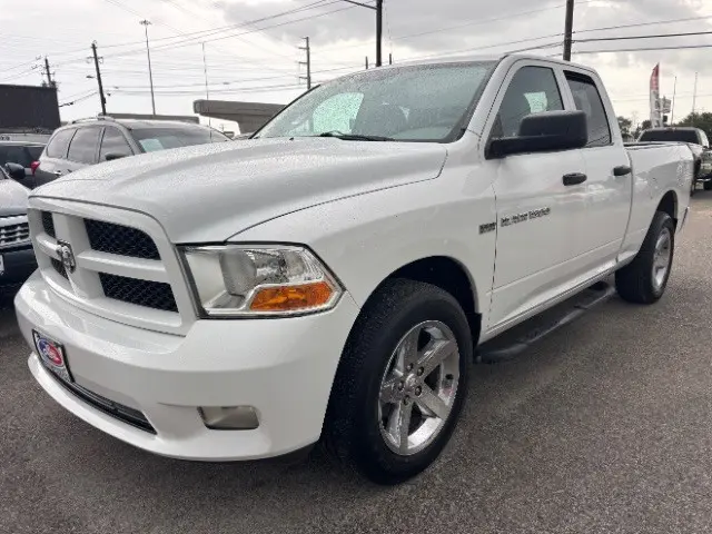 2012 RAM 1500 Express Quad Cab photo 3