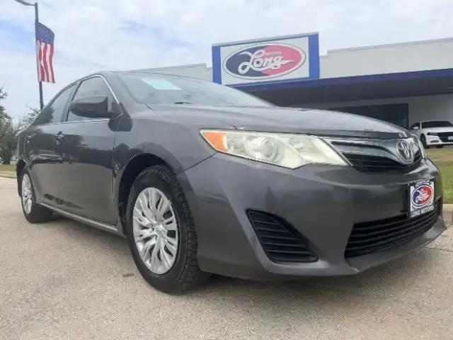 2014 Toyota Camry 2.5 Auto LE's photo