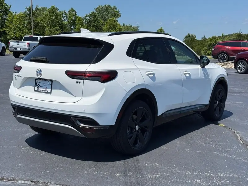 2021 Buick Envision Essence AWD photo 3