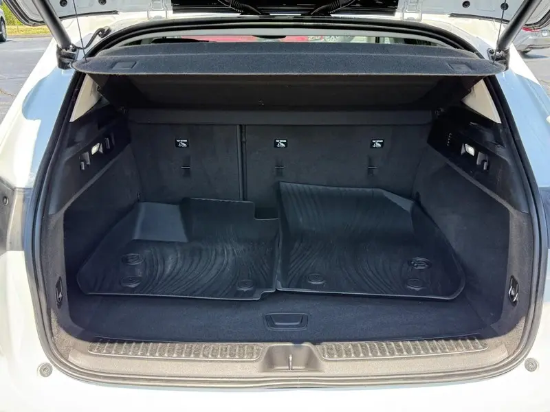 2021 Buick Envision Essence AWD photo 4