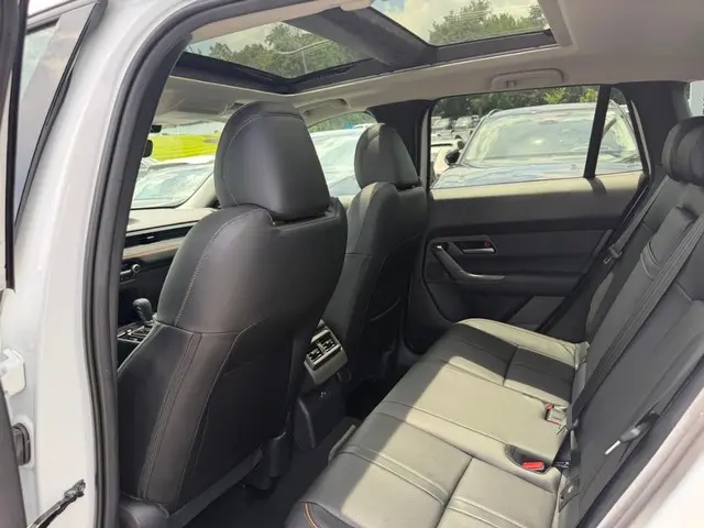 2026 Mazda CX-50 2.5 S Premium photo 4