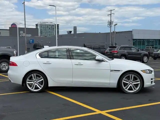 2018 Jaguar XE 30t Prestige AWD's photo