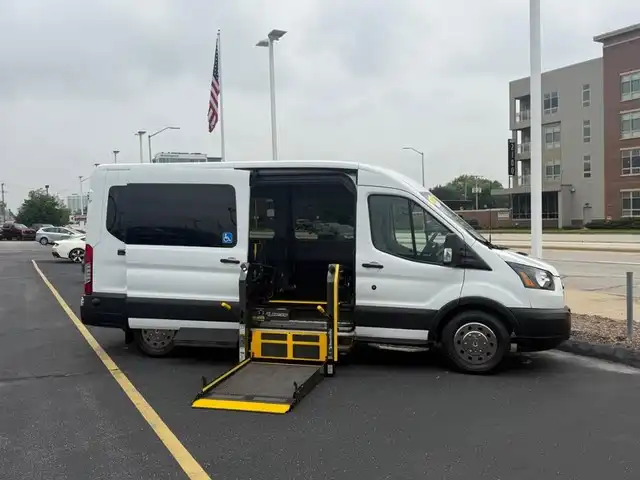 2019 Ford Transit 350 XL Med Roof Sliding Pass. 148's photo