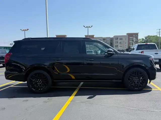 2027 Ford Expedition Platinum MAX 4x4's photo