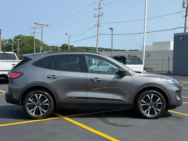 2022 Ford Escape SEL AWD 2.0L's photo