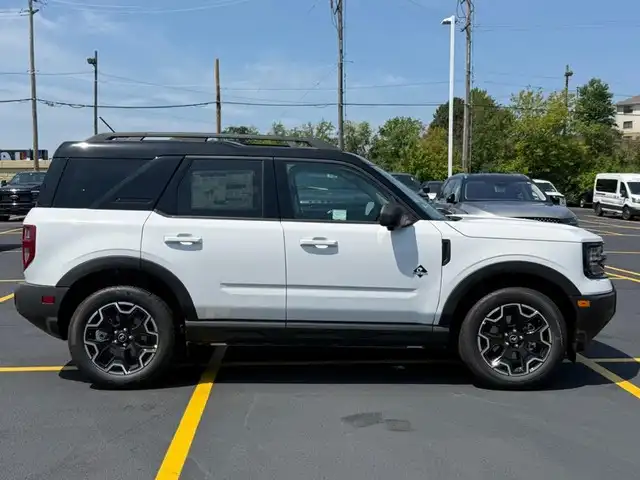 2026 Ford Bronco Sport Outer Banks 4X4's photo
