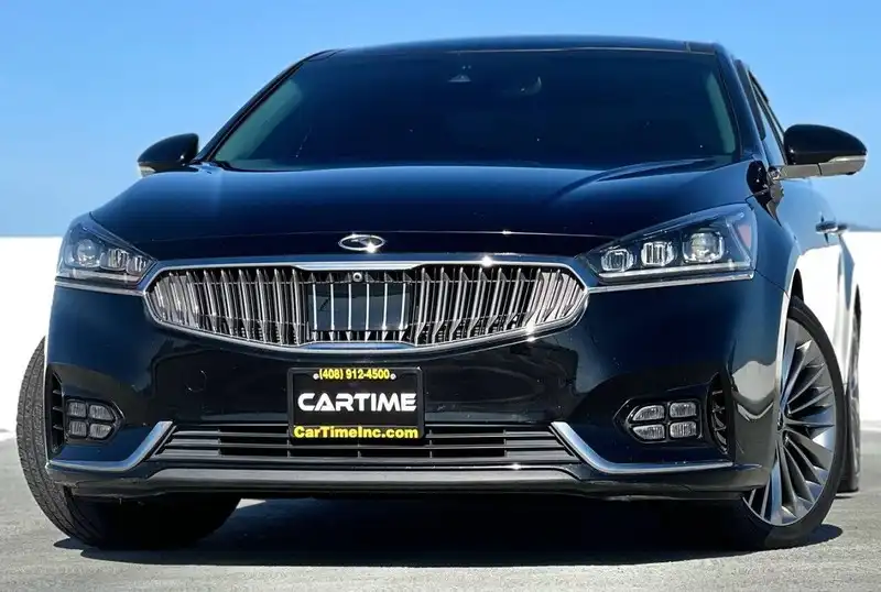 2018 Kia Cadenza Limited's photo