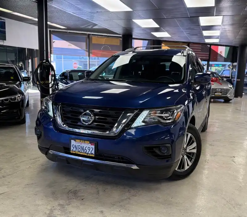 2020 Nissan Pathfinder S FWD's photo