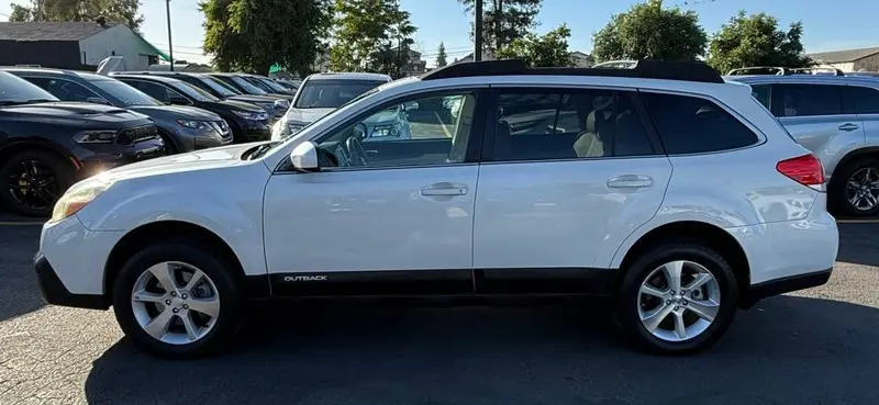 2013 Subaru Outback 3.6R Limited AT photo 4