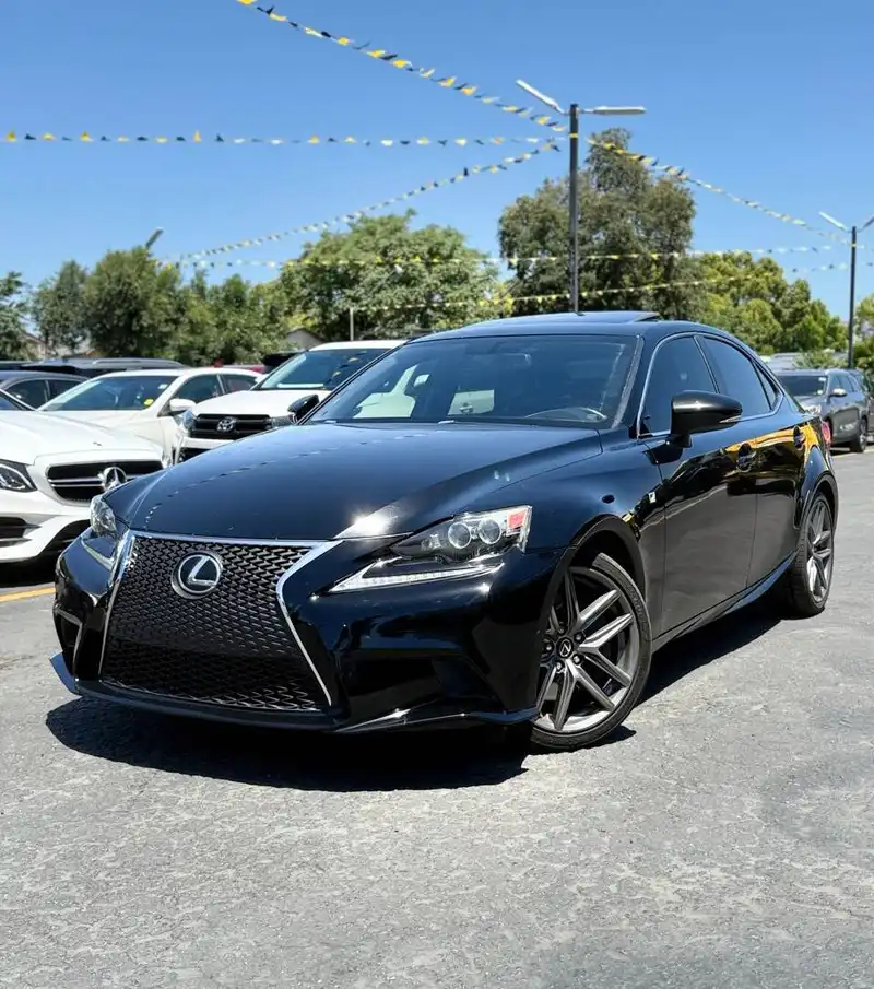 2016 Lexus IS 350 200t's photo