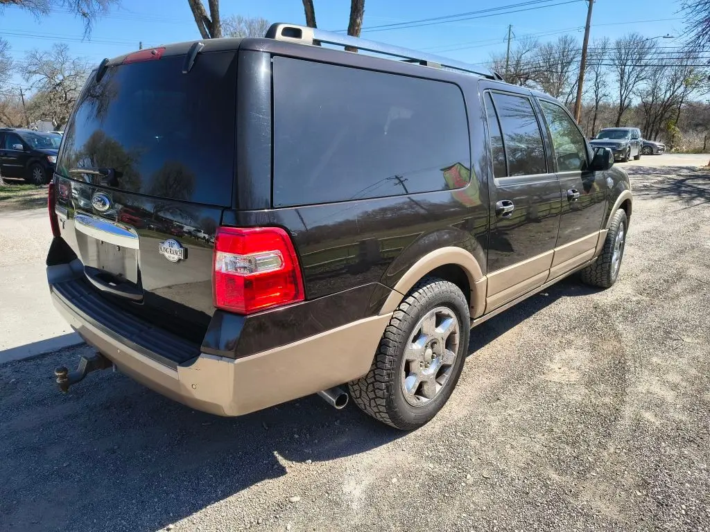 2013 Ford Expedition XLT EL photo 4