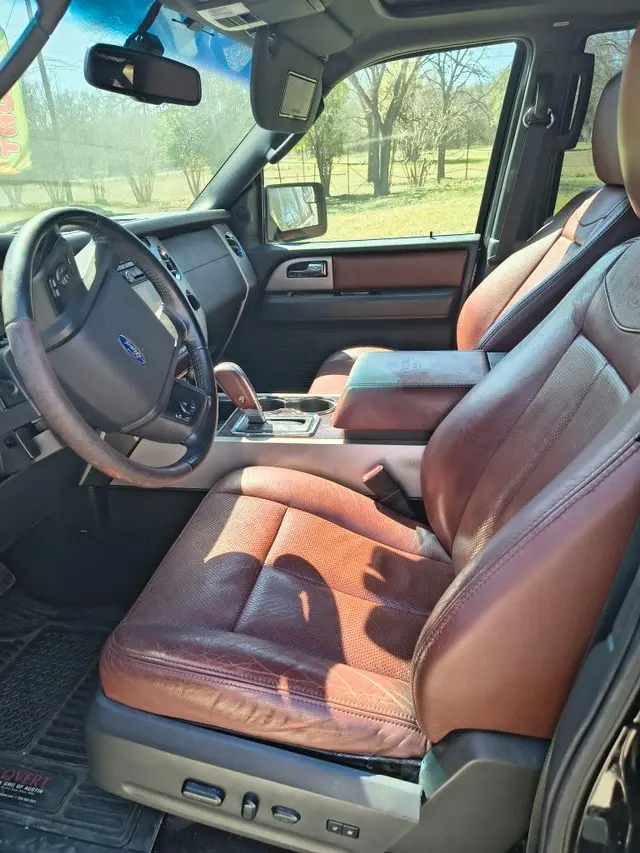 2013 Ford Expedition XLT EL photo 5