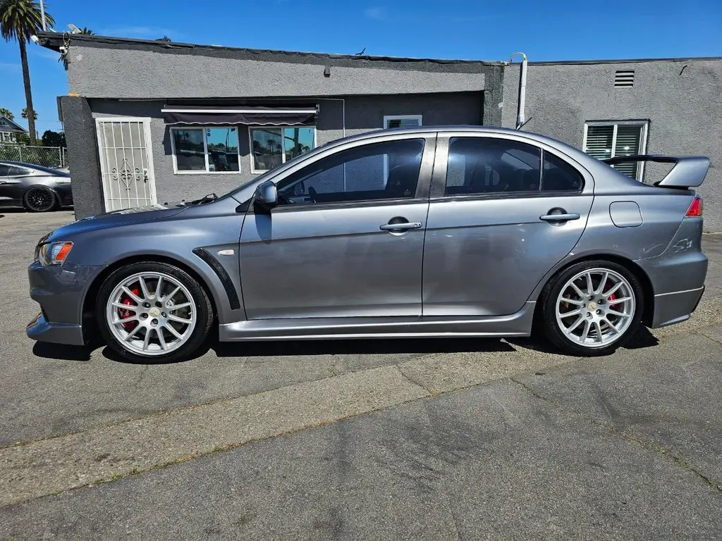 2012 Mitsubishi Lancer Evolution GSR photo 3