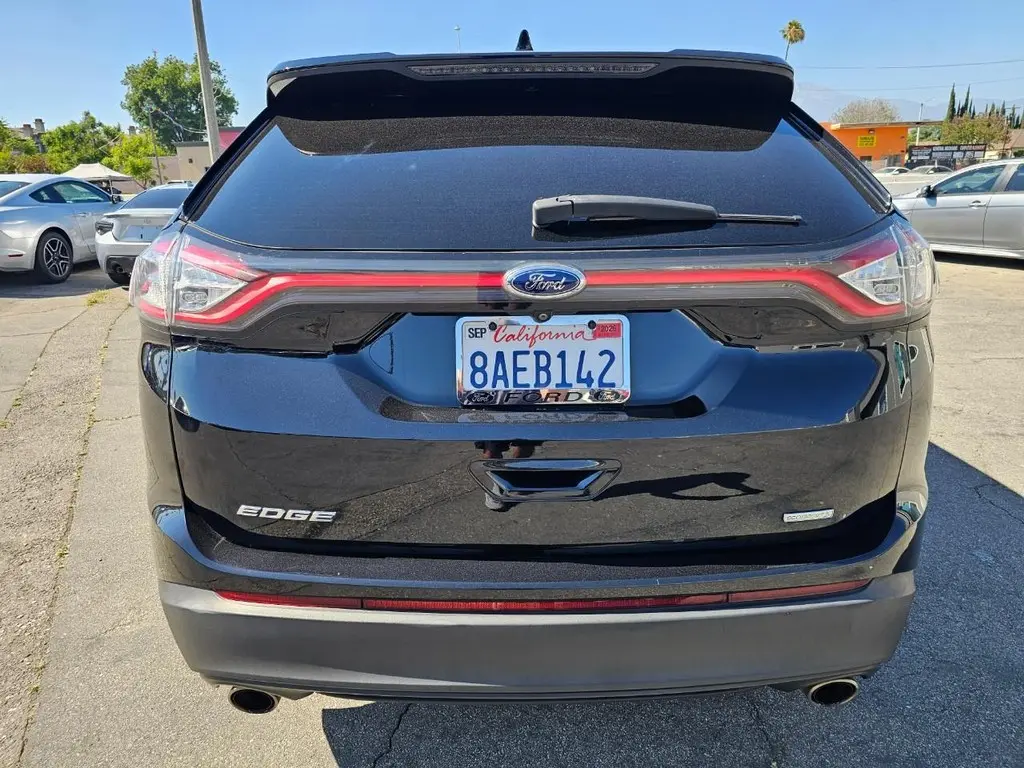 2017 Ford Edge SE photo 5