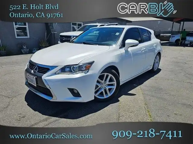 2016 Lexus CT 200h 200h's photo