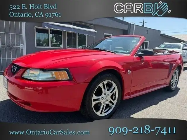 2004 Ford Mustang 3.9 Premium's photo