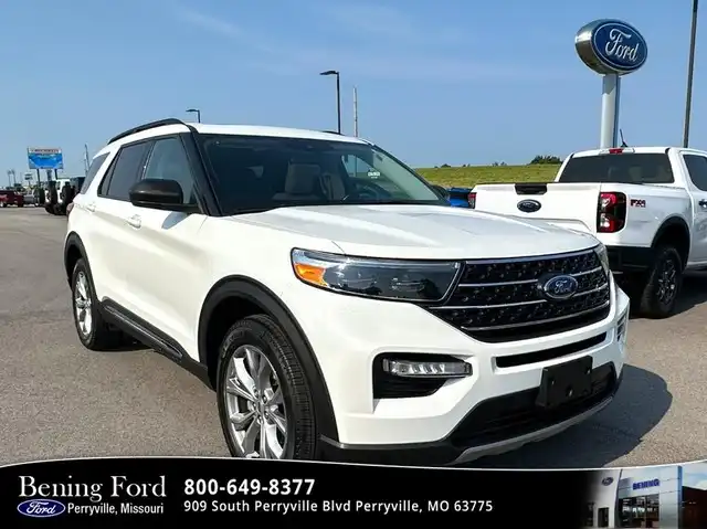 2023 Ford Explorer XLT 4WD's photo