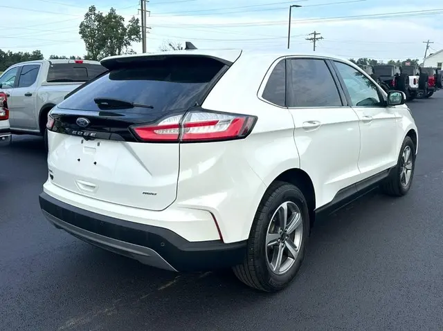 2023 Ford Edge SEL AWD photo 3