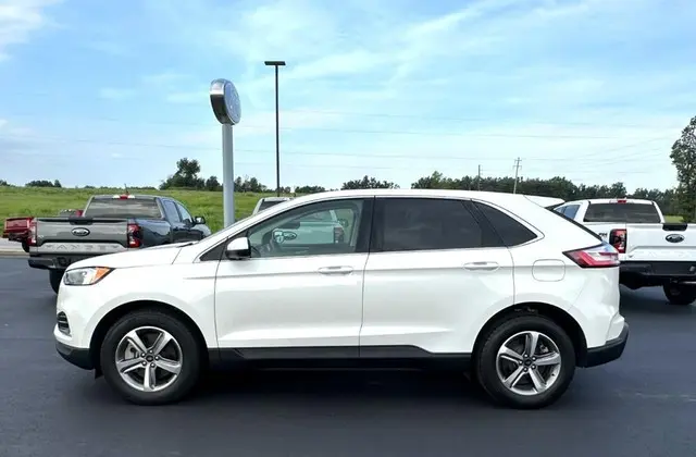 2023 Ford Edge SEL AWD photo 5