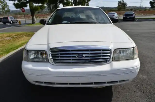 1999 Ford Crown Victoria's photo