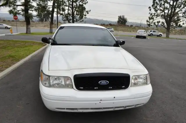 1999 Ford Crown Victoria's photo
