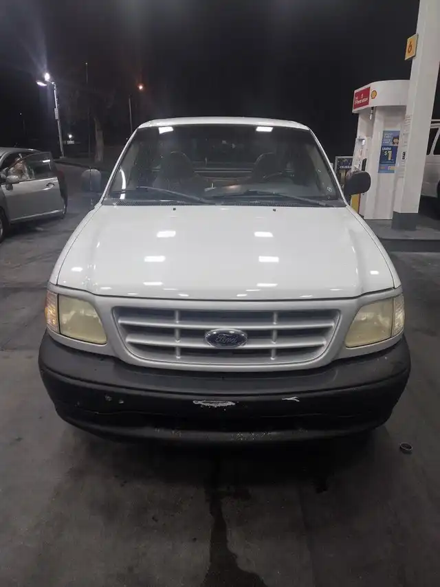 1999 Ford F-250 XL REGULAR CAB's photo