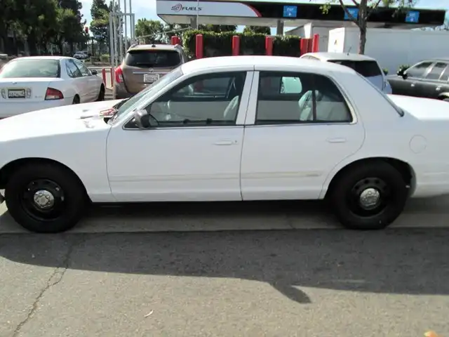 2011 Ford Crown Victoria Police (Fleet)'s photo