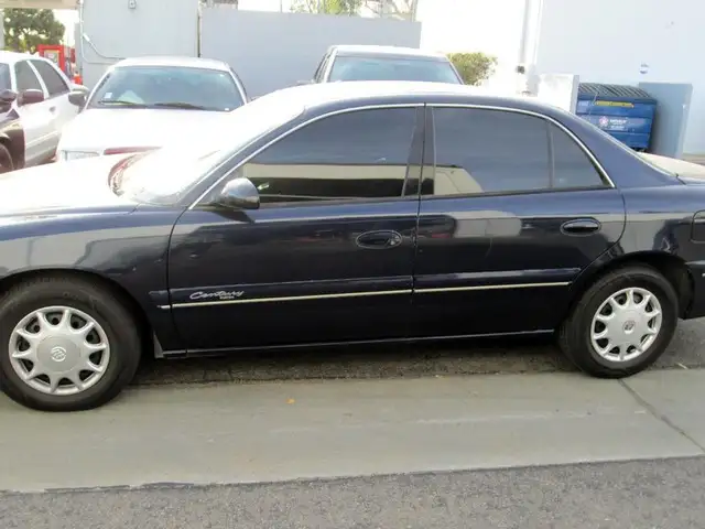 2000 Buick Century Custom's photo