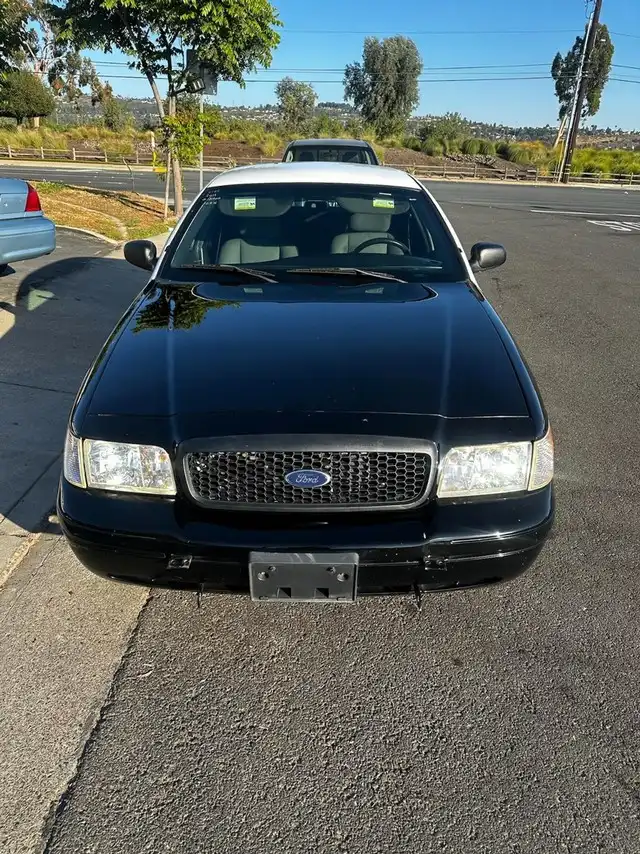 2011 Ford Crown Victoria Police (Fleet)'s photo