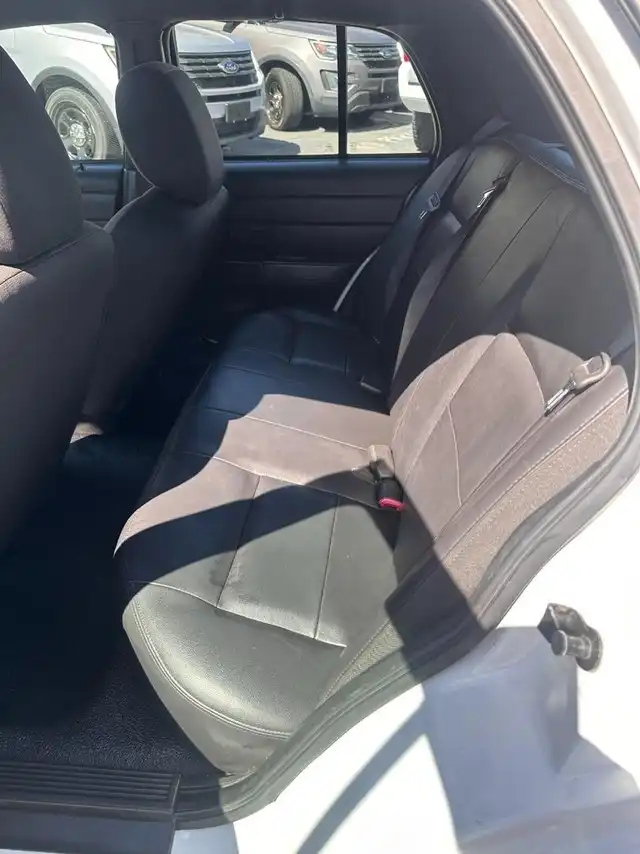 2011 Ford Crown Victoria Police (Fleet)'s photo