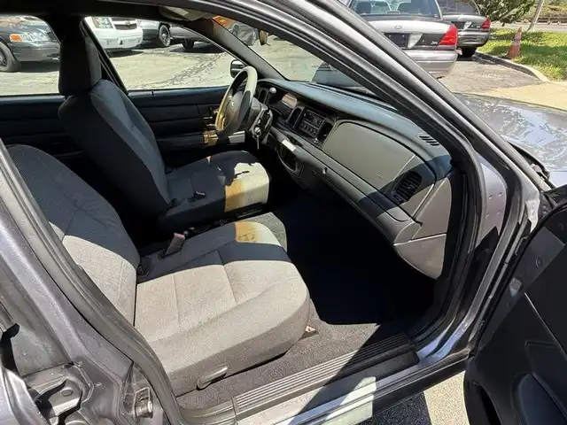 2006 Ford Crown Victoria Police (Fleet)'s photo
