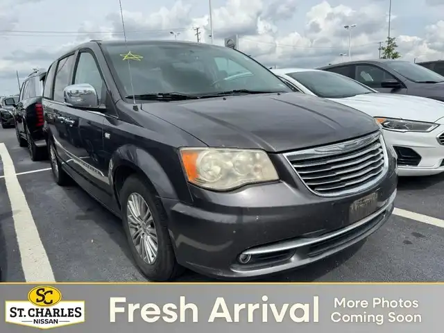 2014 Chrysler Town & Country Touring L 30th Anniversary's photo