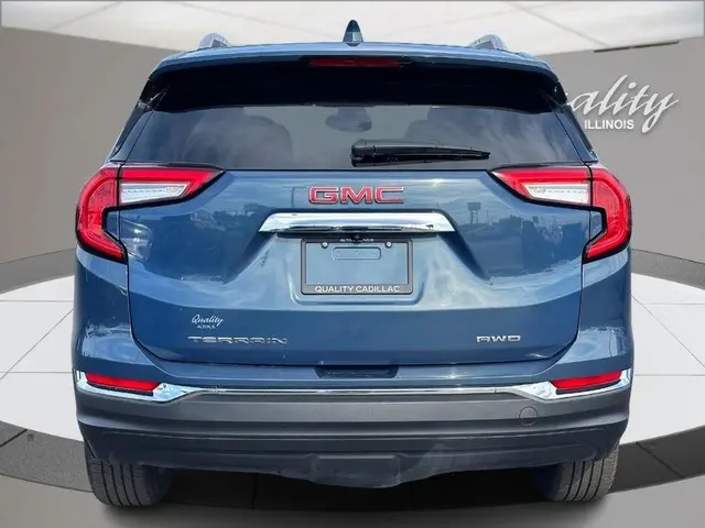 2024 GMC Terrain SLT AWD photo 4