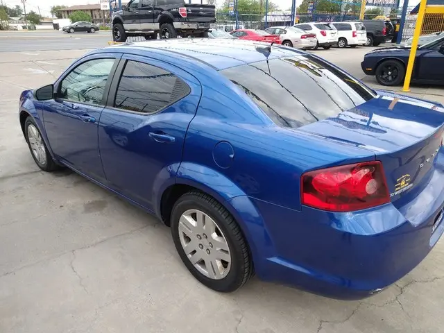 2013 Dodge Avenger SE photo 5