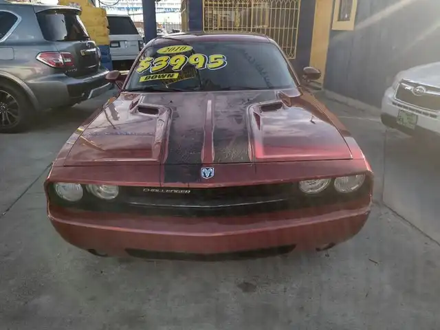 2010 Dodge Challenger SE's photo