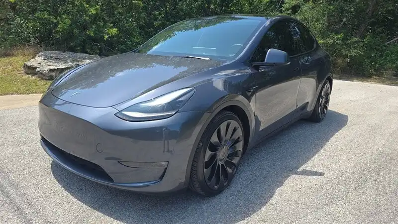 2023 Tesla Model Y Performance Dual Motor All-Wheel Drive's photo