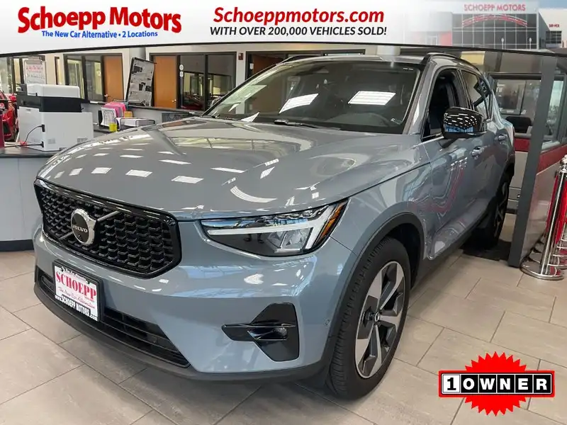 2023 Volvo XC40 B5 Ultimate Dark AWD's photo