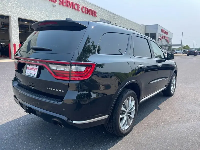 2023 Dodge Durango Citadel AWD photo 3