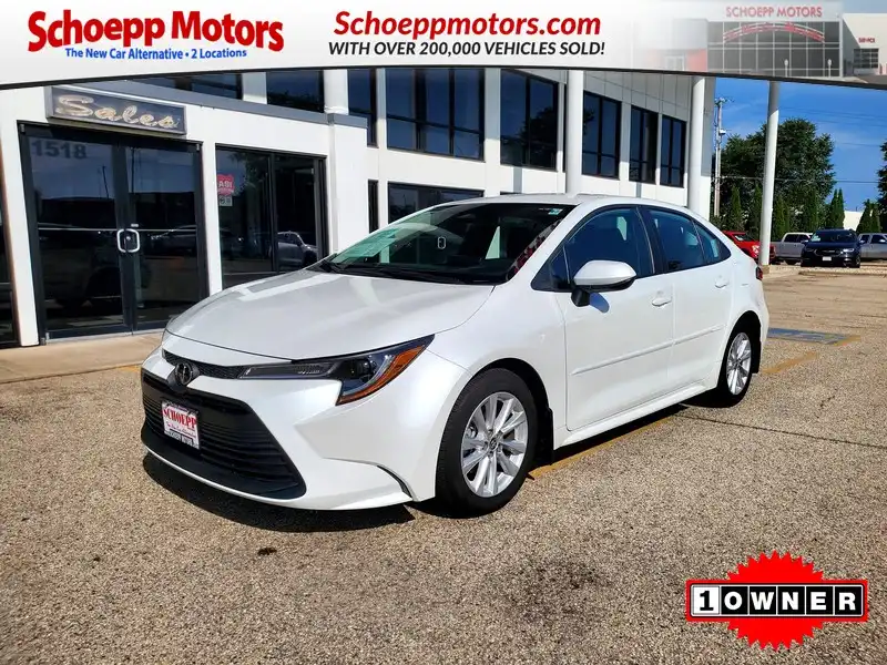 2025 Toyota Corolla LE CVT's photo