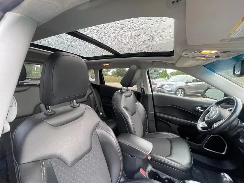 2018 Jeep Compass Latitude 4WD photo 3