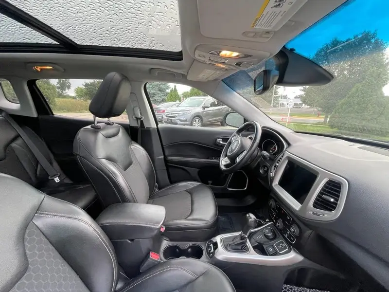 2018 Jeep Compass Latitude 4WD photo 4