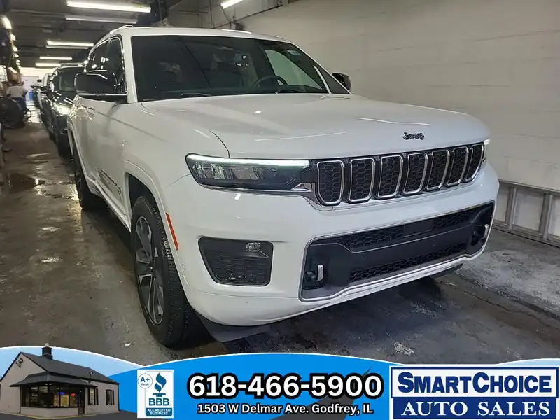 2023 Jeep Grand Cherokee Overland 4WD's photo